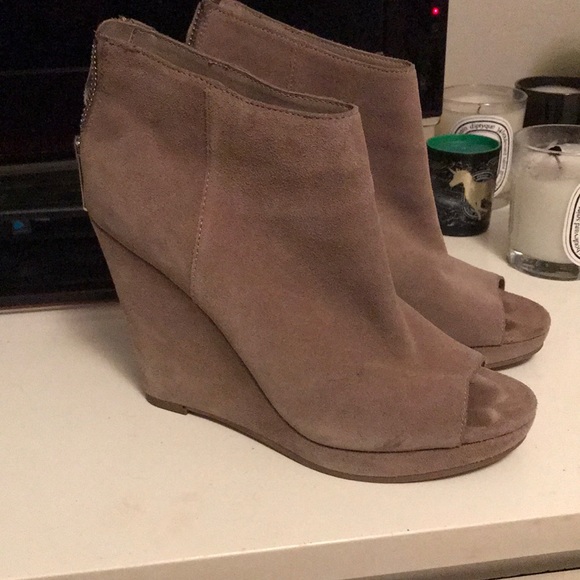 Dolce Vita Shoes - dolce vita demy wedge in taupe